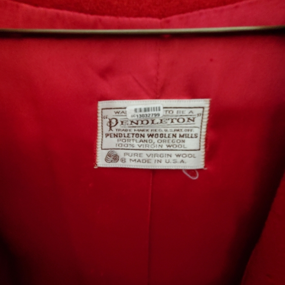 100% Virgin Wool Pendleton, Bright Red Coat, Hooded, Front Pockets. Made In USA - Picture 3 of 5